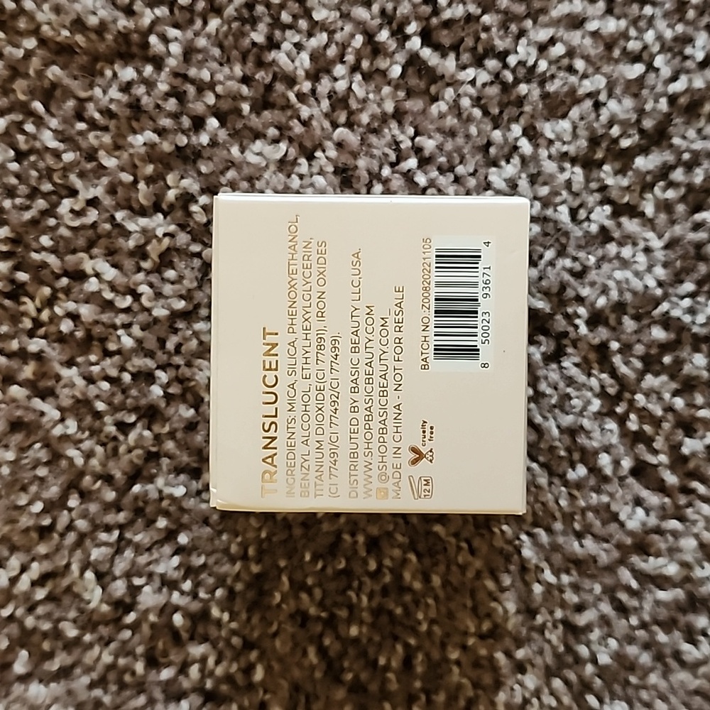 Brand New Basic Beauty setting Powder - Picture 2 of 3